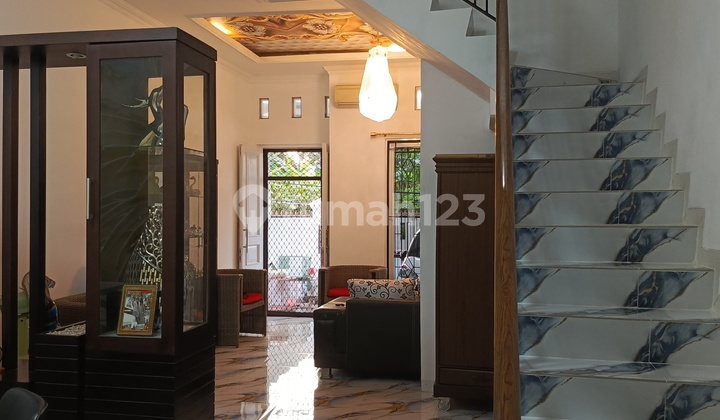 Rumah Bagus 2 Lantai  Baru Dalam Komplek 2