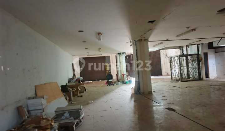 Adjacent Shophouse in Bendungan Hilir, Central Jakarta Strategic Location 2