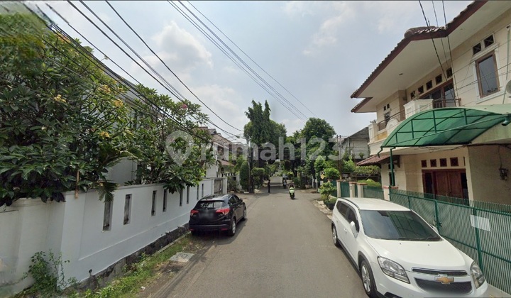 RAWAMANGUN - RUMAH MEWAH FURNISHED 2,5 LANTAI LOKASI PREMIUM