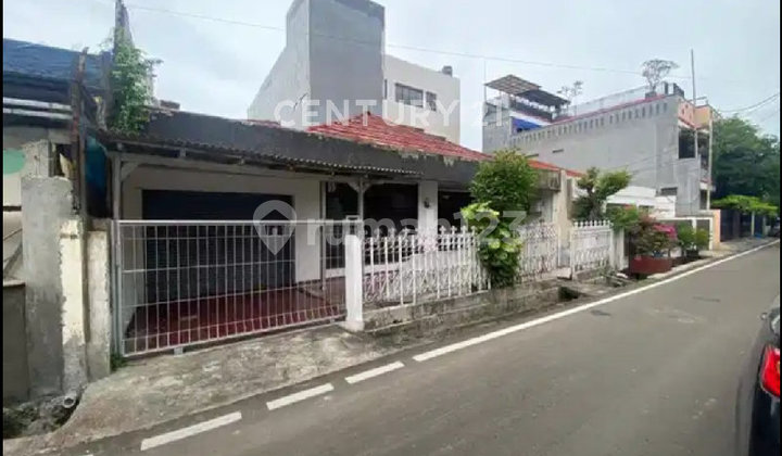 Pulo Asem House in an Elite Neighborhood Close to Everything