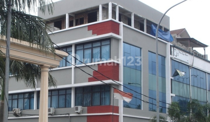 3.5-Storey Shop House with a Strategic Location in East Jakarta