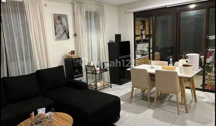 Super Hot! Rumah Hoek Minimalis 2 Lantai, Harga 1000 % Murah, Kota Baru Parahyangan