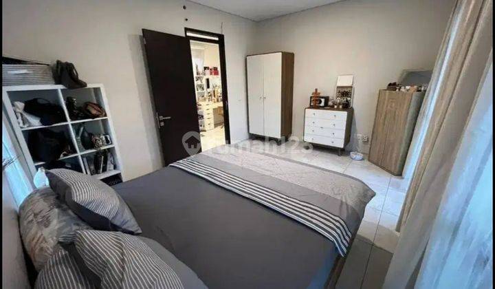 Super Hot! Rumah Hoek Minimalis 2 Lantai, Harga 1000 % Murah, Kota Baru Parahyangan