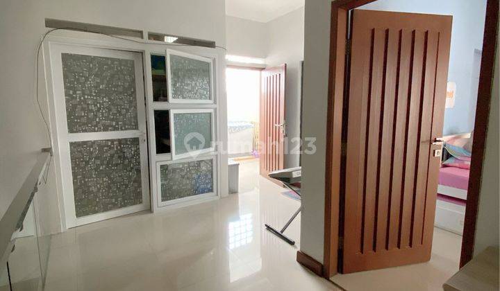 Super Hot! Rumah Hoek Minimalis 2 Lantai 1000% Siap Huni Harga 1000% Murah, Cijerah 