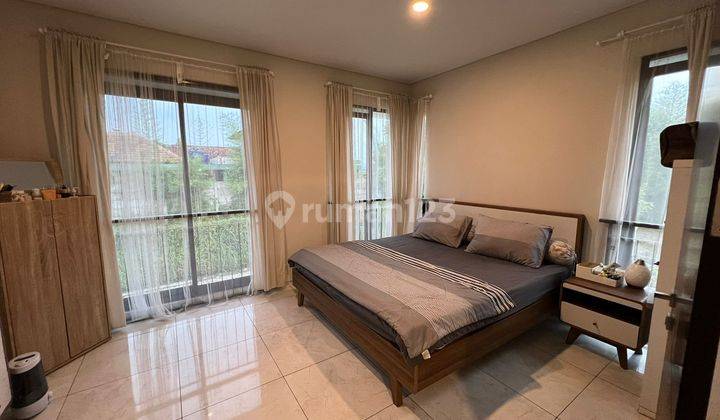 Super Hot! Rumah Hoek Minimalis 2 Lantai, Harga 1000 % Murah, Kota Baru Parahyangan