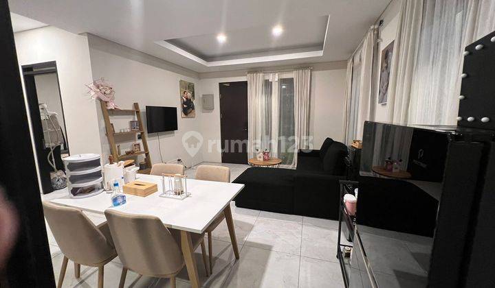 Super Hot! Rumah Hoek Minimalis 2 Lantai, Harga 1000 % Murah, Kota Baru Parahyangan