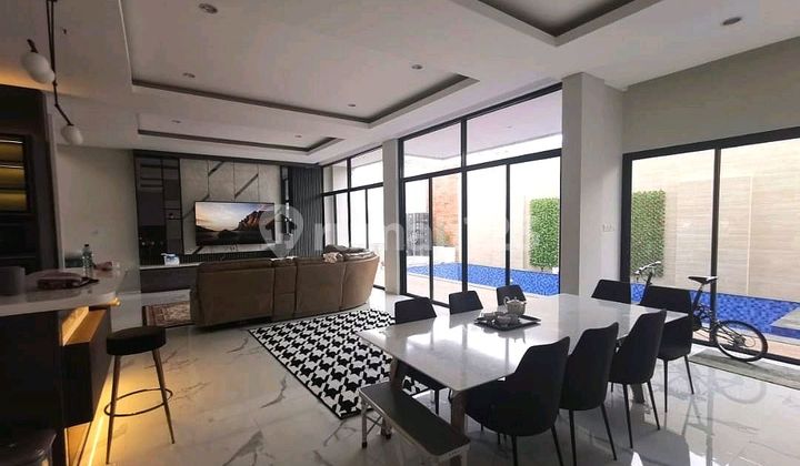 Rumah Besar Fully Furnished di Kbp 6+1 Kamar, Kolam Renang, Siap Huni Rumah Besar Fully Furnished di Kbp 6+1 Kamar, Kolam Renang, Siap Huni