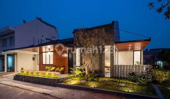 Modern Minimalist Style Kota Baru Parahyangan, Luxurious Furnished