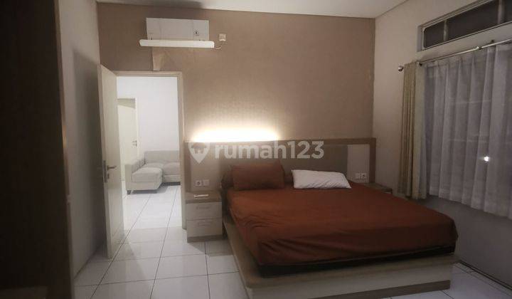 Rumah Hoek Ini Super Nyaman, Furnished Lengkap! Kota Baru Parahyangan  1