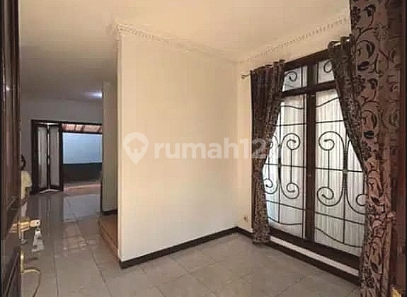 Rumah 2 Lantai Siap Huni Harga Terbaik! Kota Baru Parahyangan