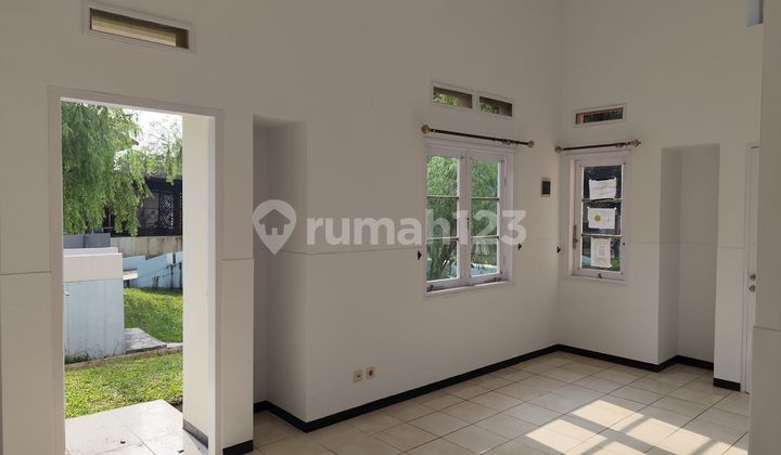 Rumah Hoek Minimalis Siap Huni Harga Terbaik! Kota Baru Parahyangan!