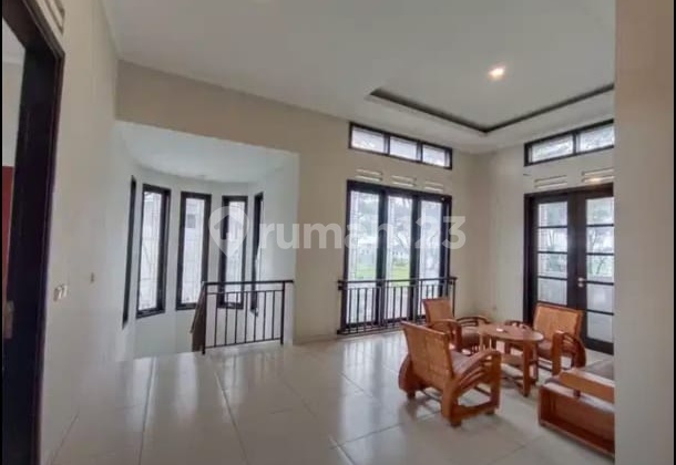 Full Furnished,siap Huni! Rumah Ini Pilihan Untuk Keluarga Besar! Kota Baru Parahyangan