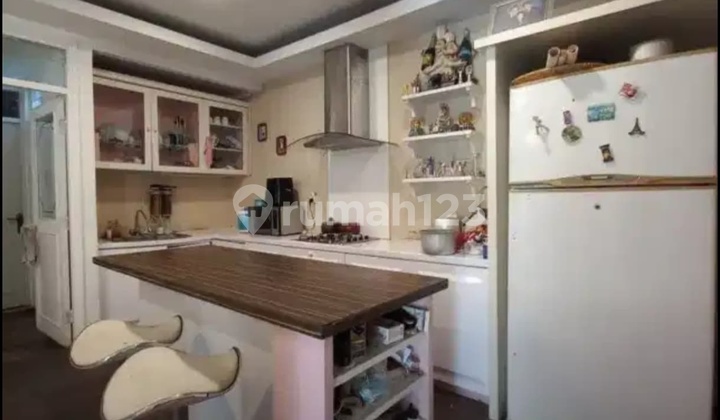 Rumah Hoek Super Cozy 2 Lantai Full Furnished Siap Huni! Kota Baru Parahyangan Bandung! 2