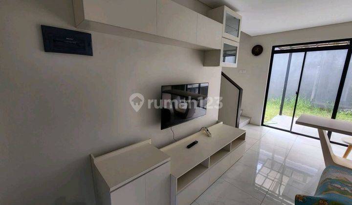 Siap Huni,cozy,muraaah! Rumah Cantik Kota Baru Parahyangan! 2