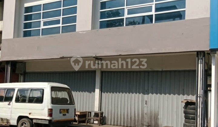 Ruko3 Lantai di Pusat Kota Ruko3 Lantai di Pusat Kota