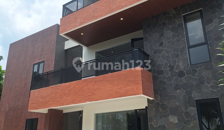 Rumah Mewah Baru Gress 12M