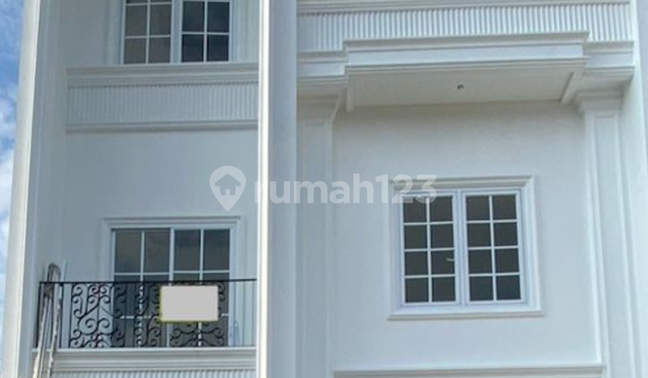 New Modern Classic 3BR House