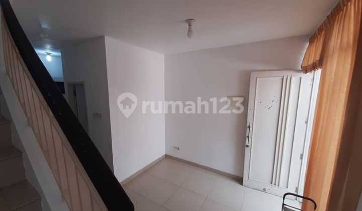 Disewakan rumah layar permai pik
Luas 4x12m2
2 lantai Disewakan rumah layar permai pik
Luas 4x12m2
2 lantai