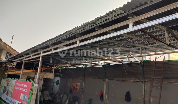 Dijual rumah tua hitung tanah lokasi strategis depan jln raya cengkareng Kalideres Dijual rumah tua hitung tanah lokasi strategis depan jln raya cengkareng Kalideres