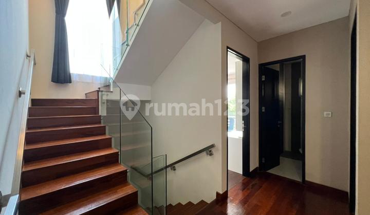 Di Jual Rumah Mewah di Bukit Golf Mediterania Pik 2