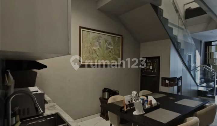 For Quick Sale: Pik Camar Indah House