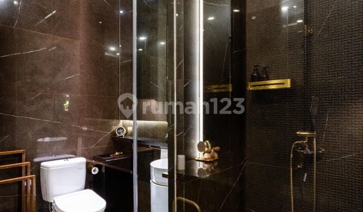 Hurry! Rare Opportunity to Own the Cheapest House  Architectural-Style House in Duri Kepa, West Jakarta 2