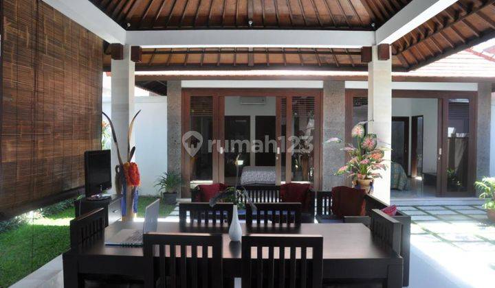 RUMAH SEMI VILLA JALAN KAKI KE PANTAI SEMAWANG SANUR BALI 1