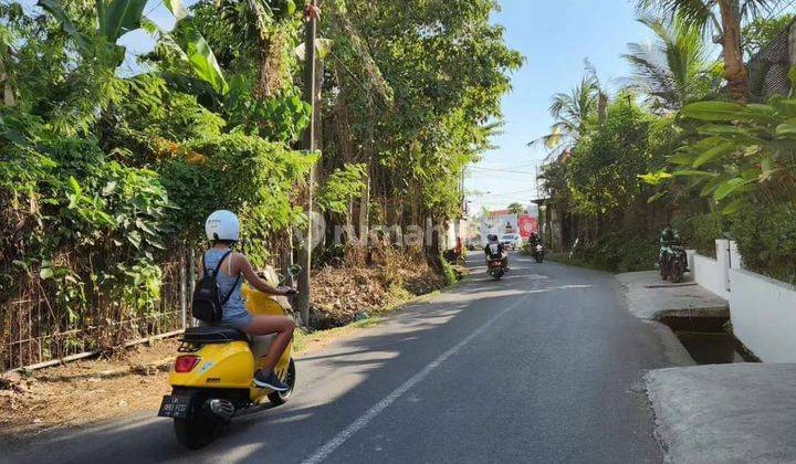 LAND ON THE MAIN ROAD OF BUMBAK UMALAS BALI 1