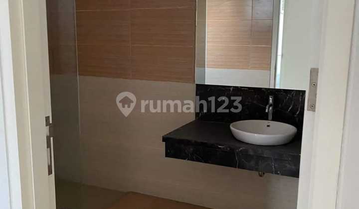 Disewakan Rumah Baru mewah furnished  7