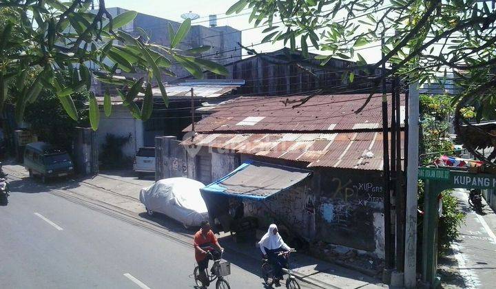Gudang Ex Bengkel Mobil di Banyu Urip  2