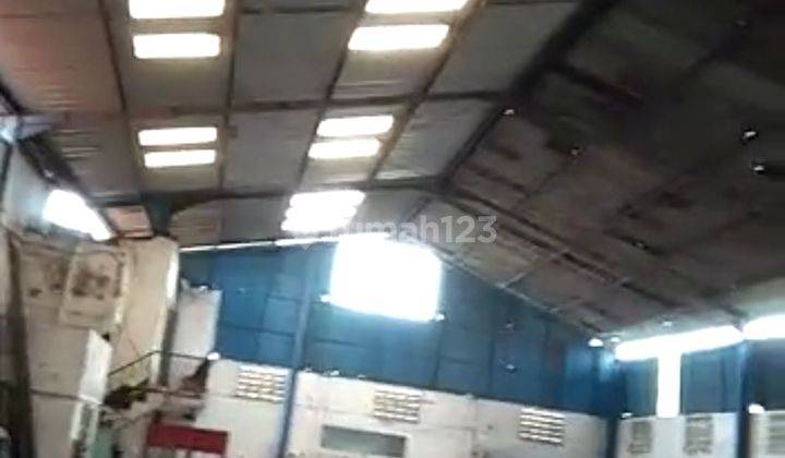 Gudang Ex Bengkel Mobil di Banyu Urip  4