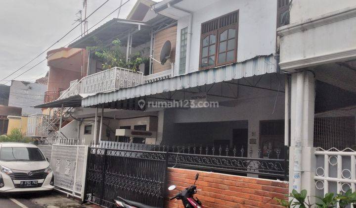 Rumah 2 Lt Pusat Jakarta 2