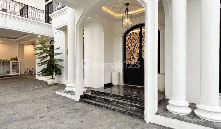 Rumah Mewah Cantik Siap Huni, Private Pool, Semi Furnish. Hook 2