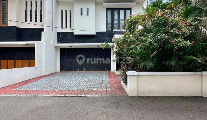 Rumah Dlm Compound, Private Pool. Deket Kemang Raya 1