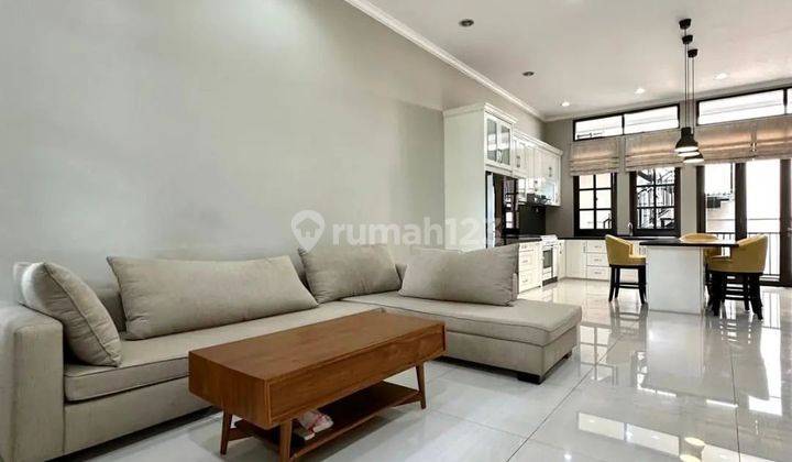 Dekat Scbd Rumah 3 Lantai Siap Huni. Jalan Lebar 2