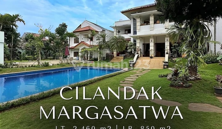 For Sale House With Large Land. Consists of 2 Houses + Pool. Ready to Occupy For Sale House With Large Land. Consists of 2 Houses + Pool. Ready to Occupy