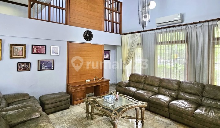 Hot Sale ! Pondok Indah Rumah Terawat Posisi Hook. Jalan Lebar