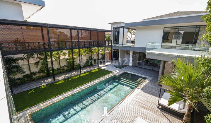 Luxurious Modern Villa In Uluwatu 2