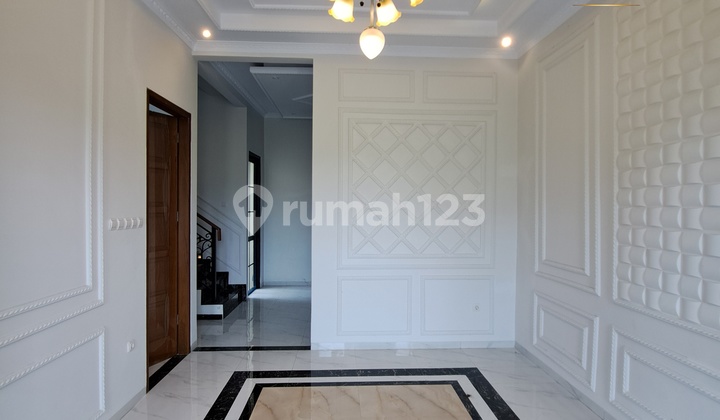 Modern 3-Story House in a Complex Near Lenteng Agung Station 2