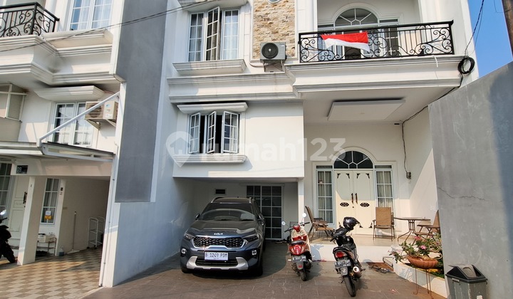 RUMAH SECONDARY MEZZANIN MODERN DALAM CLUSTER