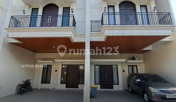 RUMAH JAGAKARSA MODERN MINIMALIS DALAM KOMPLEK HANYA 4 UNIT