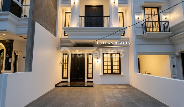 Jagakarsa American Classic 2-Storey Cluster House 2