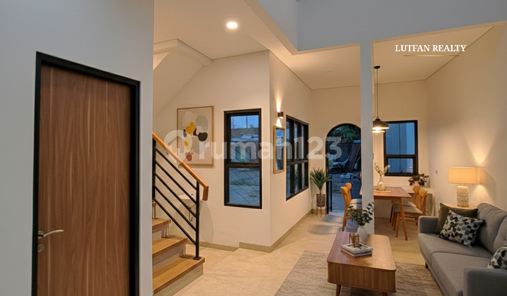 Rumah Jati Padang Modern Minimalis Dekat Stasiun Pasar Minggu