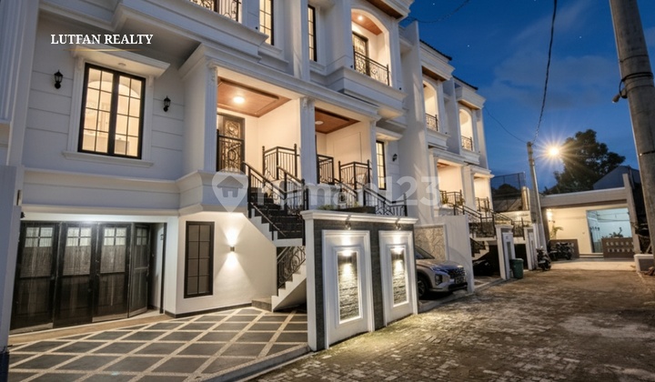 3-Story House With Rooftop Within Cluster 2