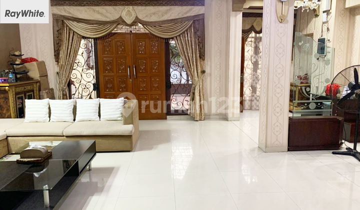 FOR SALE 2-story house in Menteng, Garut Street, Central Jakarta 2