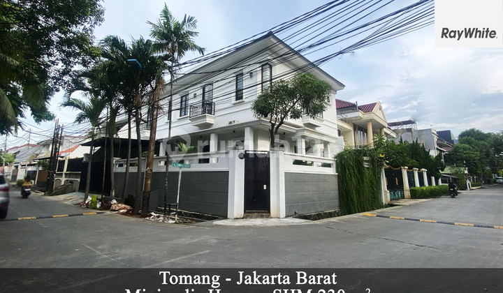 FOR SALE Rumah Modern Minimalis 3 Lantai Tomang Jakarta Barat
