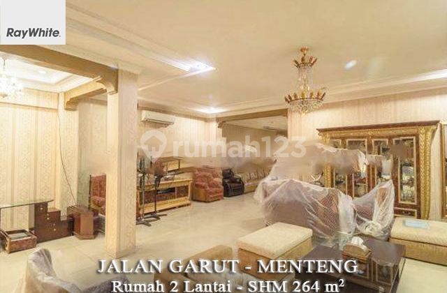 FOR SALE Rumah Menteng 2 lantai Jalan Garut Jakarta Pusat