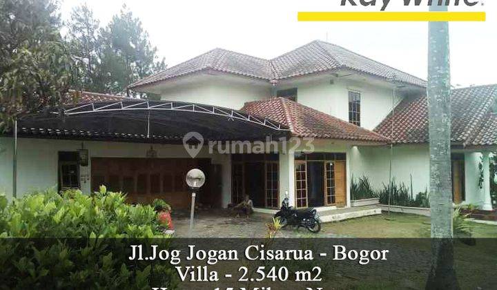 Villa Cisarua Bogor With Private Pool 1