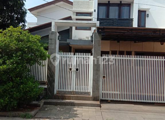 Rumah Mewah 2 Lantai siap huni di Komplek Pulo Gadung 2