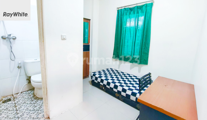 FOR SALE 60-Room High ROI Boarding House in a Student and Employee Boarding Area, Tomang, West Jakarta